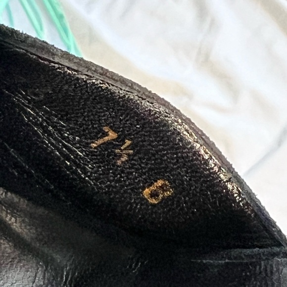 GUCCI Suede Black and Gold Knot Platforms | 7.5 - Picture 4 of 16